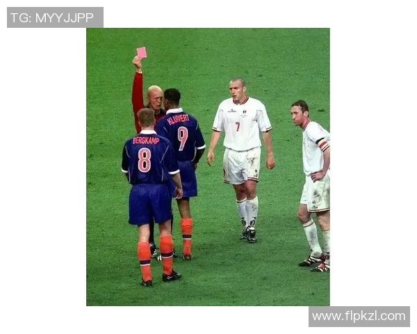 足球大牌球星赛燃爆全场巨星齐聚共演巅峰绿茵盛宴